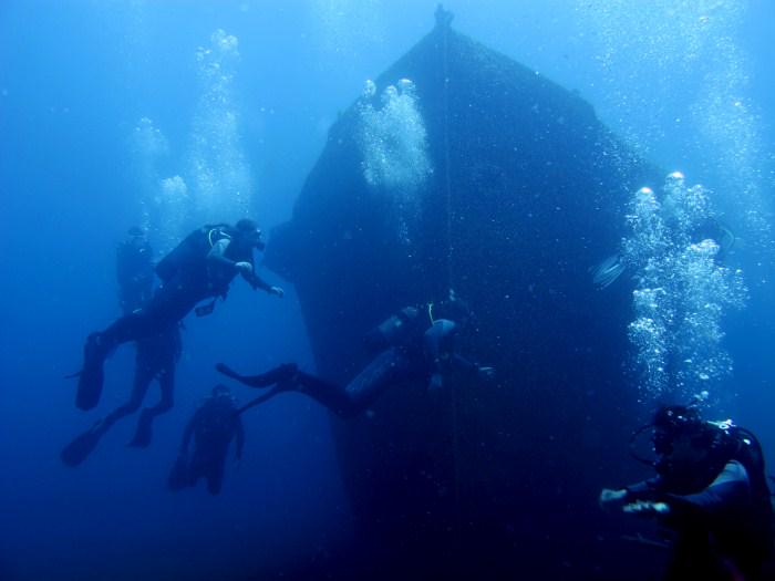 AegeanDivers's tweet photo. Wreck diving in Santorini, Greece with @AegeanDivers #santorini #greece #wreck #diving #scuba #fun #summer #hellas http://t.co/HyqBxbT5sr