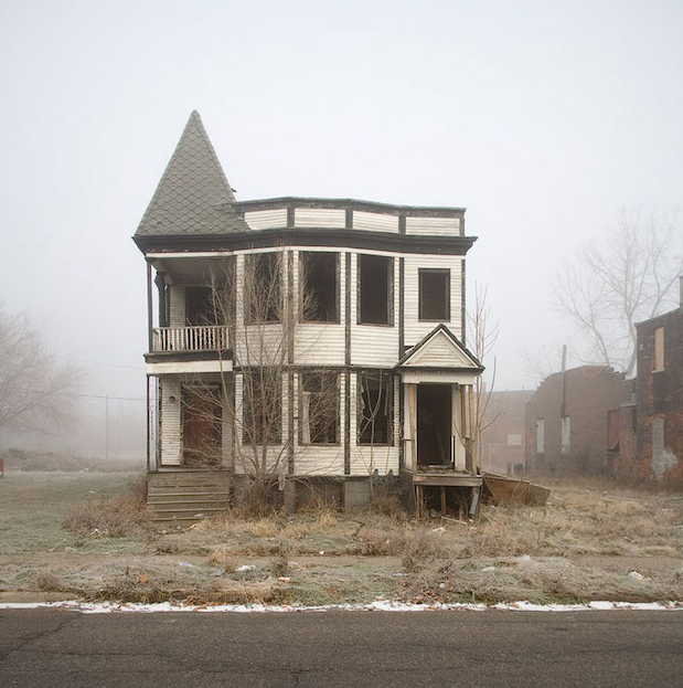 Bizarr und schön: Verlassene Häuser, fotografiert von Kevin Bauman <a href="/smooveb/">smoove b</a>.
#phänomeme bit.ly/1bV0Zvi