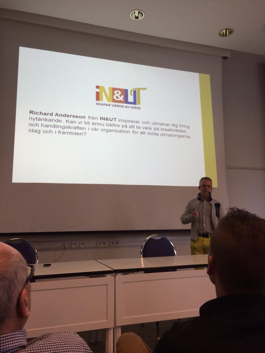 fdalskolan's tweet photo. Lyssnar på "att göra annorlunda än det vi brukar" http://t.co/VNhz50knu4