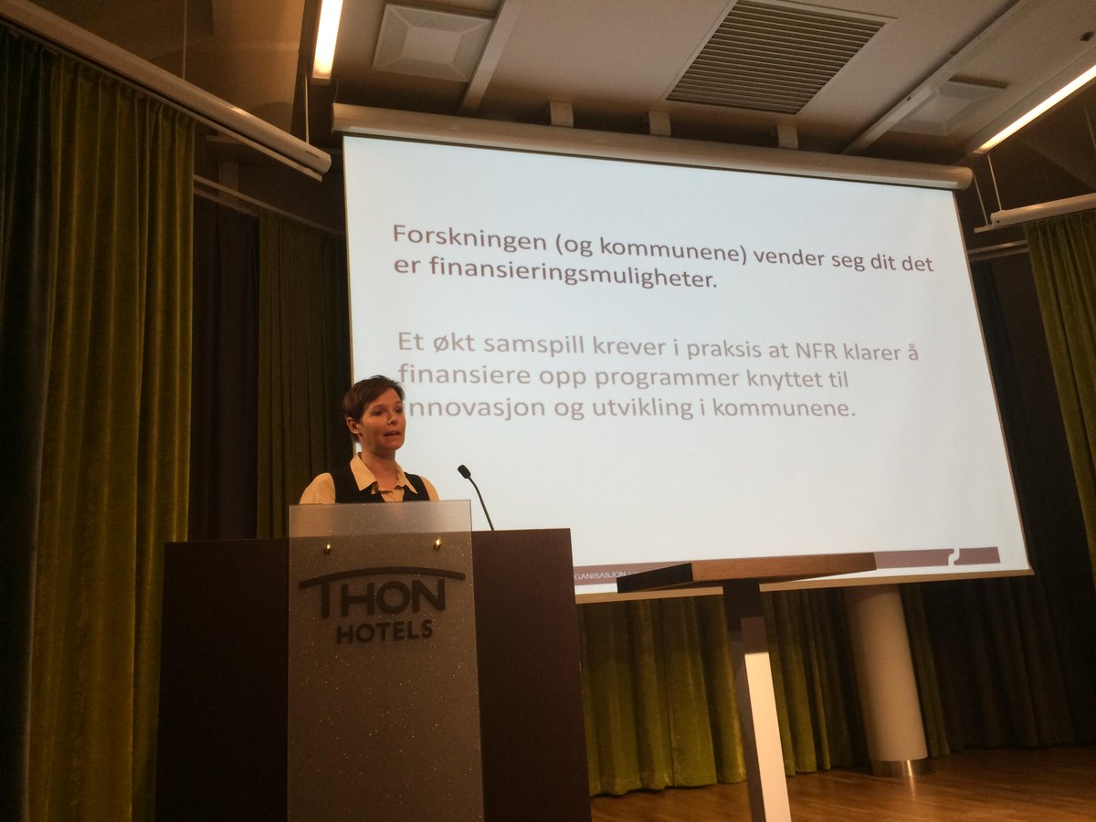 AgnesFFA's tweet photo. .@Trudeand fra @www_ks_no innleder om kommunenes rolle i kunnskapsbasert fornyelse og omstilling på #FFAårskonferanse http://t.co/KkwZdOlBqG