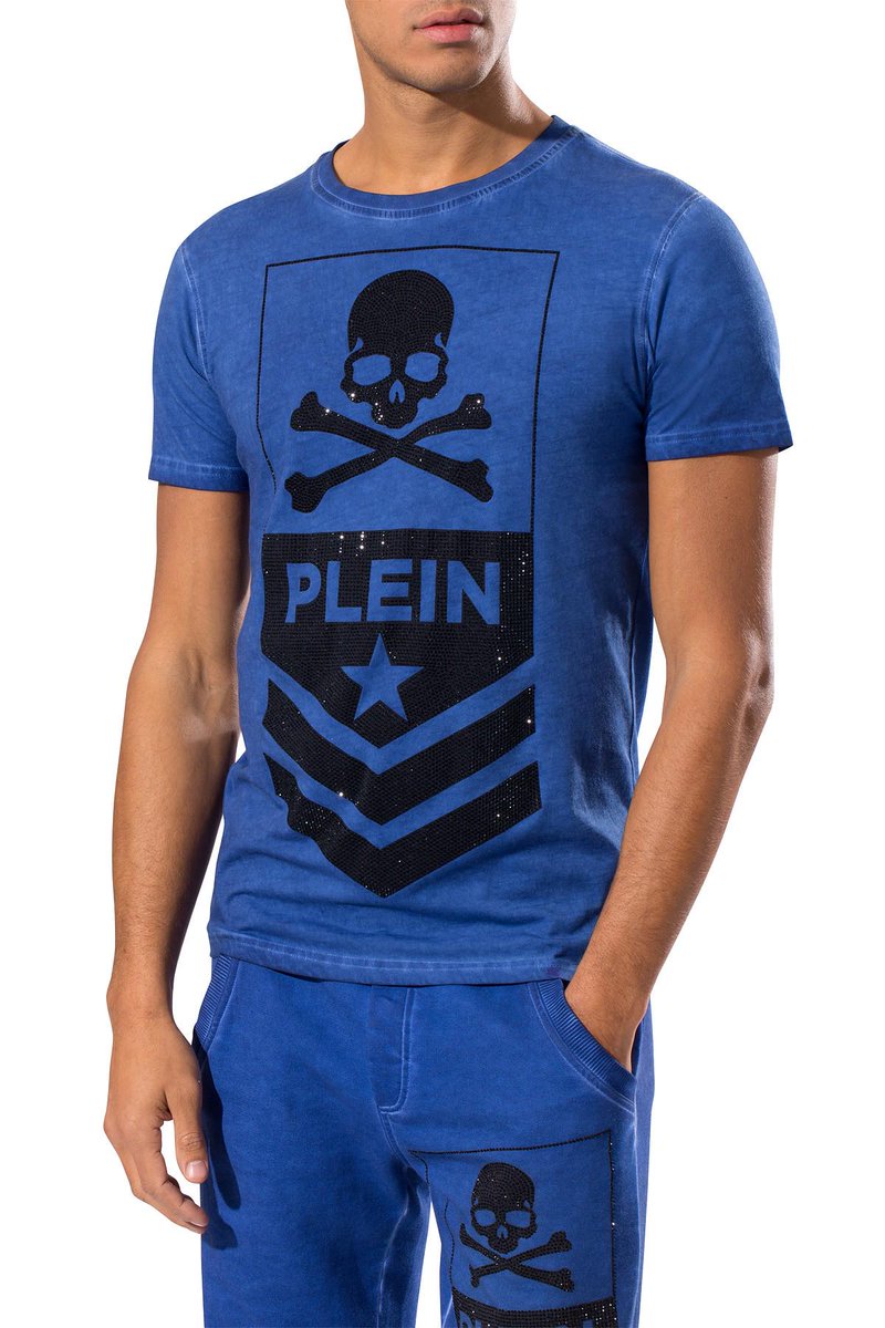 FashionStrass's tweet photo. Buenos dias!
Nos encantan las camisetas con #pedreria de @philipp_plein
#moda #fashion #strass #pellosa http://t.co/qVRzq5MkFI