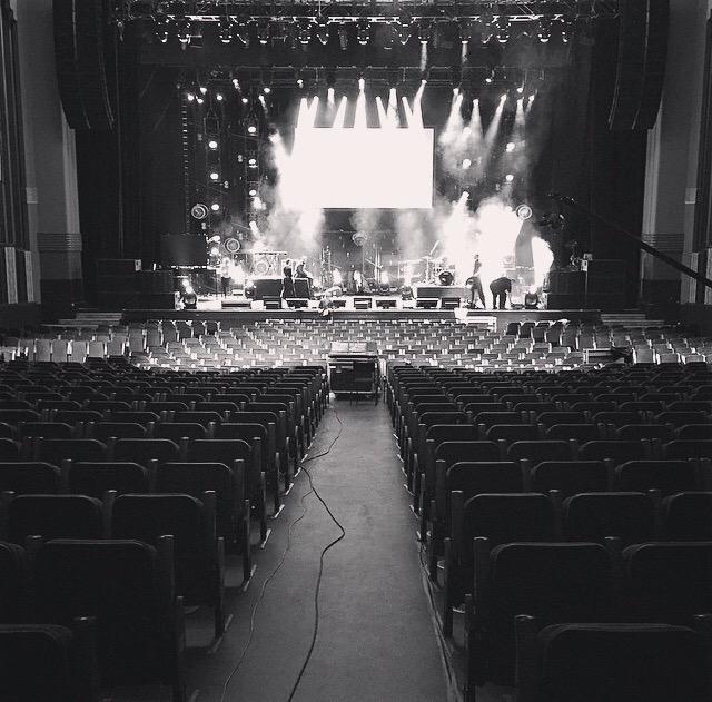 LulaSound's tweet photo. Singing here today #hammersmithappollo #hyped #london #singing http://t.co/cTbVZTngFr