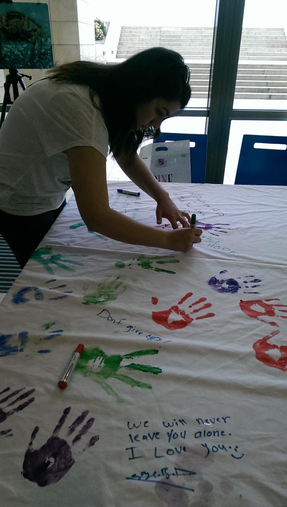 auisofficial's tweet photo. #AUIStudents organize #fundraising exhibition of #art &amp; #handicraft to help #refugees. #AUISEvents http://t.co/9gSq8DMT6O