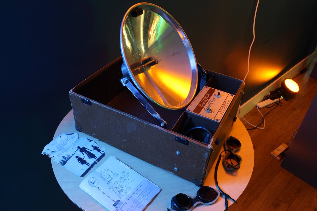 AnnaDumitriu's tweet photo. Images of the Bacteria Light Lab #OnLight @ExploreWellcome with @SimonSublime @DrNJFawcett @bigfug #bioart #bacteria http://t.co/VGV5DWDD3q