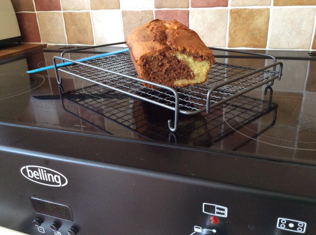 musingdragon's tweet photo. I <3 my new electric @BellingUK oven! Cakes cook to time and no more burnt bits! #perfectcakes #electricisthewaytogo http://t.co/SGZ7uVhWMB