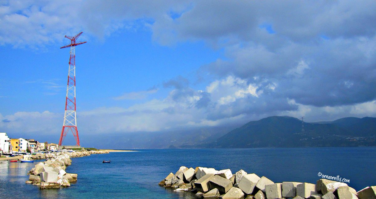 OrnaOR's tweet photo. Rugged #StraitsofMessina #Sicily #Italy @tompalladioink @I__Love__Italy @cri_francescon @Phyllida1234 @foodwineclick http://t.co/kCP18raqpl