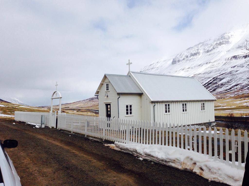 biskupislands's tweet photo. Kirkjuskoðun Bakkakirkju í dag. http://t.co/Bfo0IypvK3