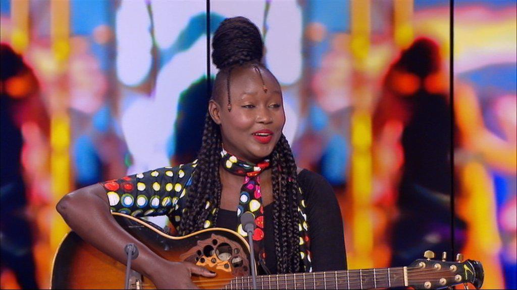 France24_fr's tweet photo. Maréma, nouvelle voix du Sénégal http://t.co/GCRU3hMe3D http://t.co/IUe8PuizP9