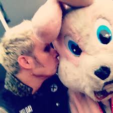 Happy 43rd birthday Mike Dirnt! 