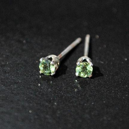 JewelryAsArt's tweet photo. Genuine #Peridot #Earrings Set In Sterling Silver  
https://t.co/nnt1I7CIuB http://t.co/sWywGh8SKW 
#ooakdesign