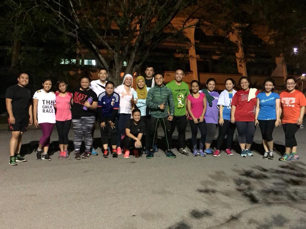 nabilah98_'s tweet image. At HelmiAbdullahFitness! And we can&apos;t even feel our leg! 😭 Tonight&apos;s game sucha killer! #fatblastingworkout