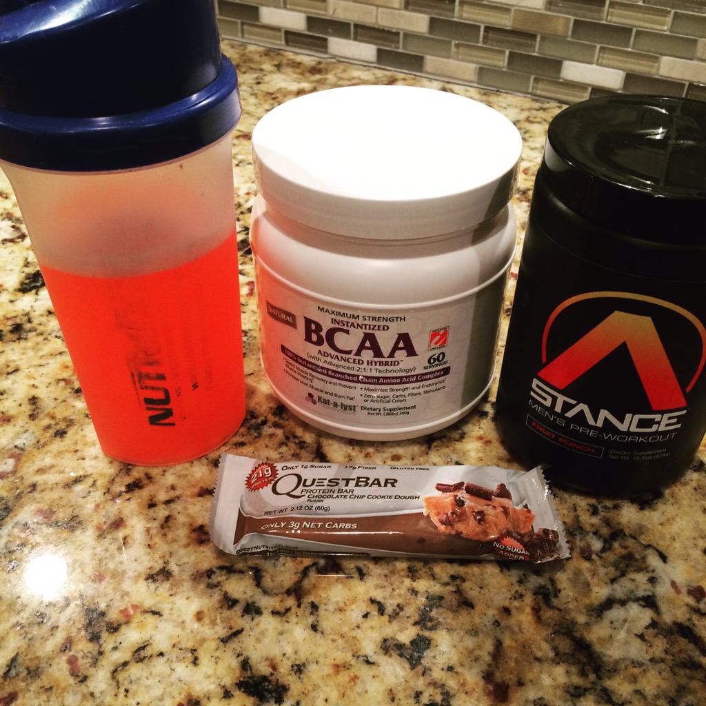 scotty2hottysd's tweet photo. 4:30 AM workout this morning, @Madysonfoy! #whatsyourstance #stancesupplements http://t.co/KpYhddv5nY