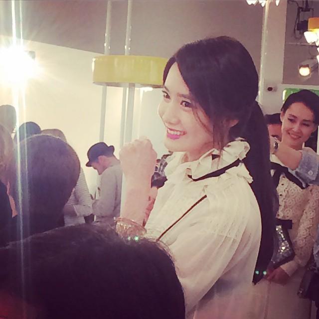 [PIC][04-05-2015]YoonA tham dự sự kiện "Chanel Cruise Collection Show in Seoul" vào tối nay CEKAkvkUkAA0EQh