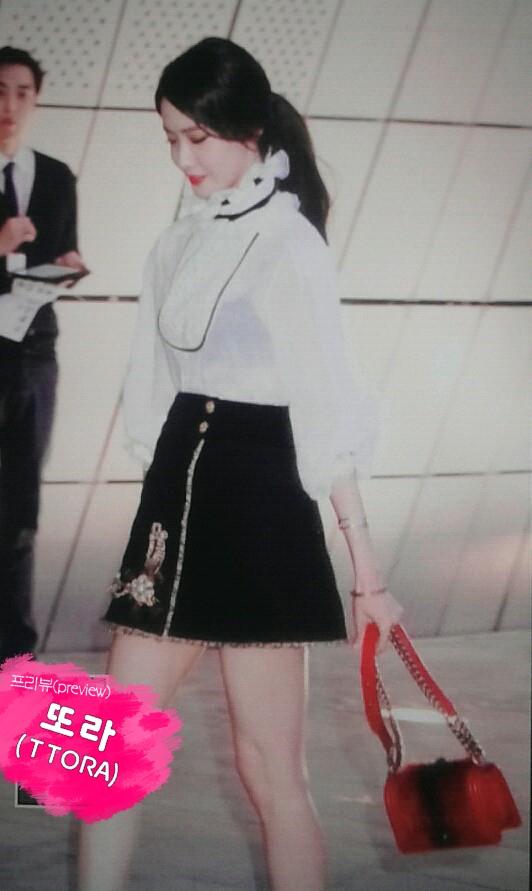 [PIC][04-05-2015]YoonA tham dự sự kiện "Chanel Cruise Collection Show in Seoul" vào tối nay CEKBU45UIAI37oM