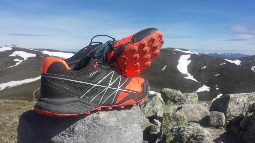 trailjulian's tweet photo. Nuevas Ultra MT de The North Face en el banco de pruebas para http://t.co/lBXk4CYYbH . Trail rápido y disfrutón! http://t.co/eToLHPHyfN