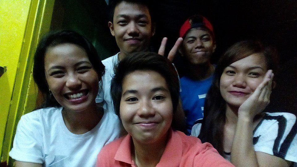iamjamesjames_'s tweet photo. Mas malusog pa yung eyebags ko kesa sakin? Hello? Haha :D with! @rjsmartinez http://t.co/bgutvlmNiH