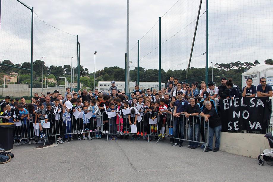 OM_Officiel's tweet photo. Une foule des grands jours au centre RLD
 → http://t.co/ymqgUYSfvy
 
 #LesSupporters http://t.co/O9WRrnStjk