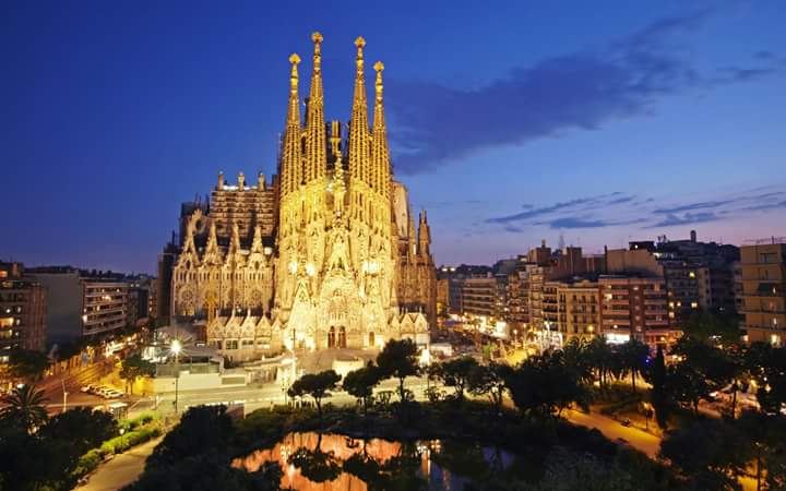 emycet_malaga's tweet photo. Después de un inolvidable viaje a BARCELONA, este finde repetimos!!!! http://t.co/D7JRjZv7fF