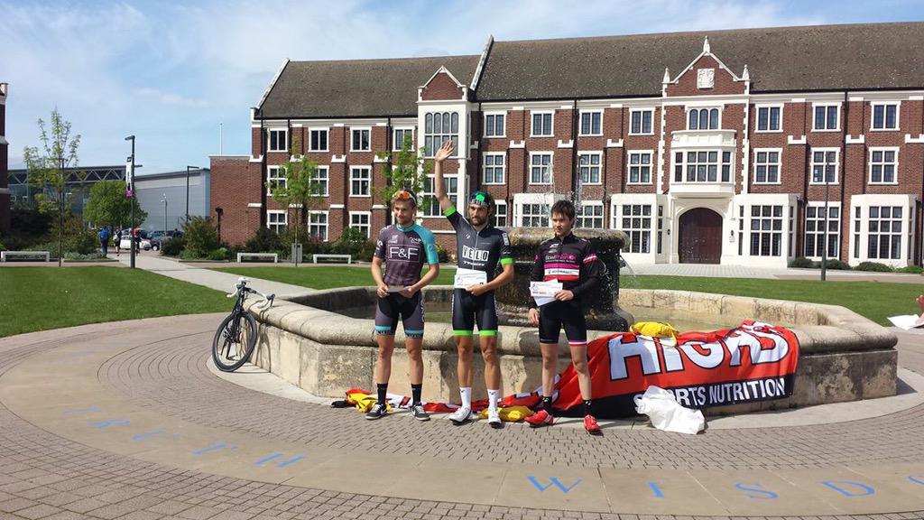 BowlPhishRacing's tweet photo. Louborough E12. well done @asimmo91 @GlassWipeBoard @TrekBikesUK @mulebar @ONEProCycling @SportGrubKUOTA http://t.co/R9aOVH6s4V