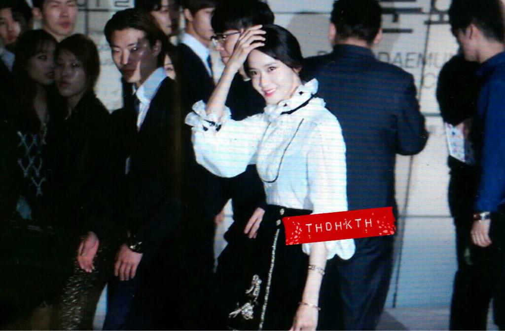 [PIC][04-05-2015]YoonA tham dự sự kiện "Chanel Cruise Collection Show in Seoul" vào tối nay CEKKm0RUIAIVBoS