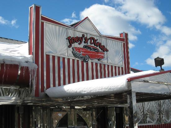 JoeysDiner's tweet photo. Open 7 days a week! 7am - 8pm. #JoeysDiner http://t.co/Q33wKS6UmH
