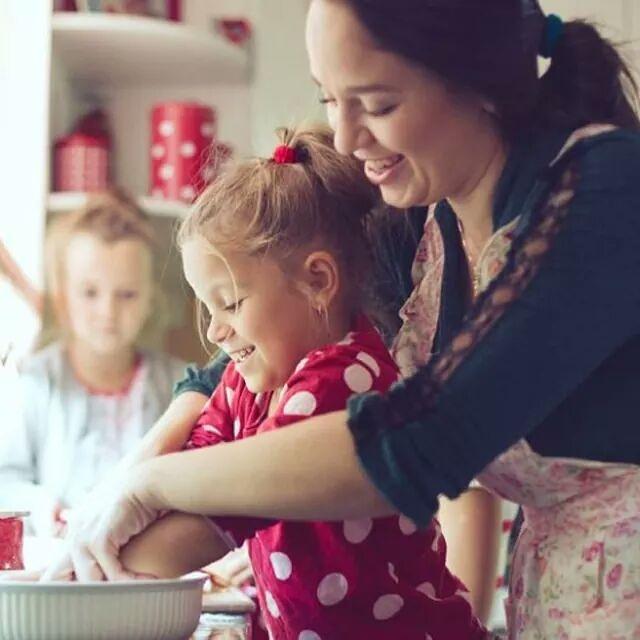 OuzoRoof's tweet photo. Anneler Günü’nü, @chefyalcinkaya'nın “Akdeniz Sentezi” temalı brunch’ı ile kutluyoruz. #ouzoroof #annelergünü http://t.co/H5wnUOMDj1
