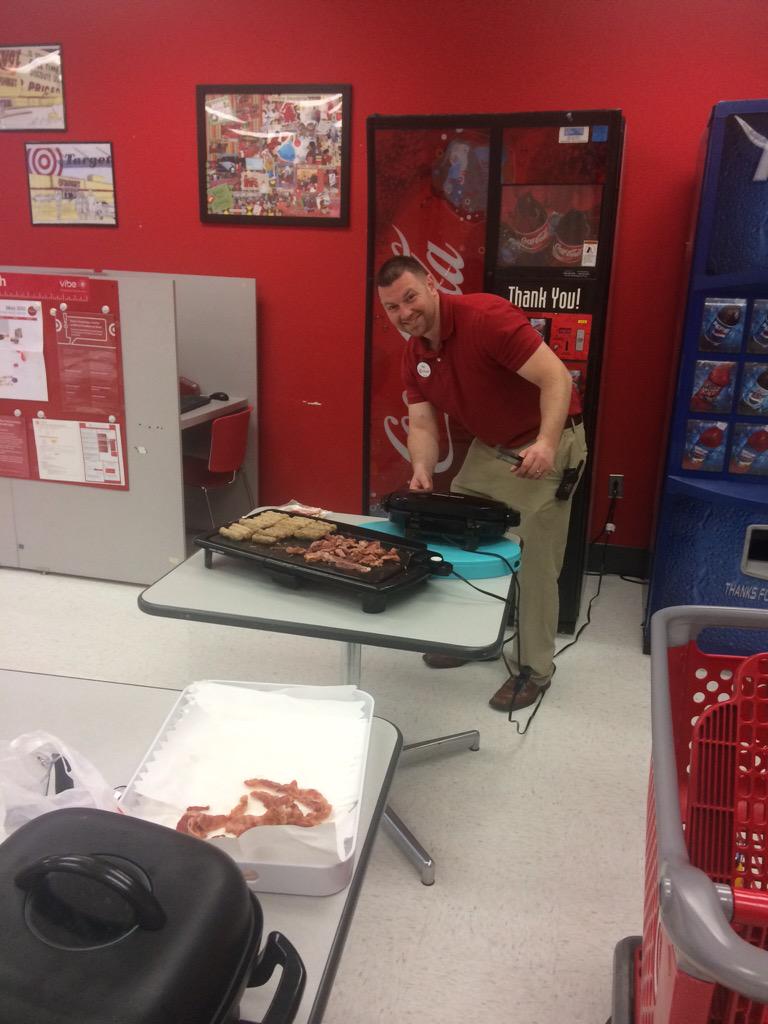 kmanfre's tweet photo. Breakfast for the flow team! #T1929 #whataboss @vickiberth http://t.co/tsTl3JQtui