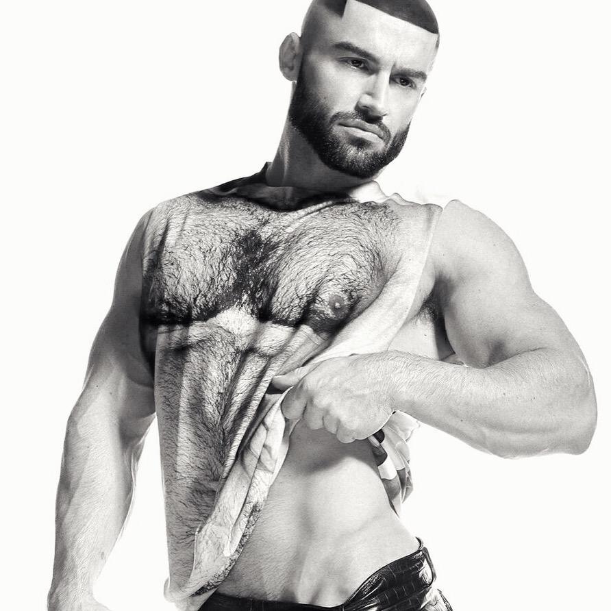 KICKSAGAT's tweet photo. The #bodyrealnesstee available on http://t.co/1peBDtuhd7 http://t.co/9Hm4bSrWzI