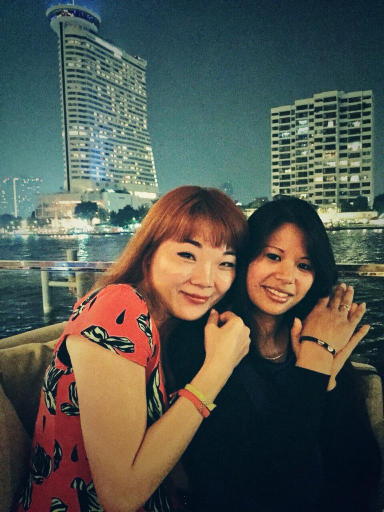 SoMaJewelry's tweet photo. Great to see both of you in town! And the @SoMaJewelry bracelets totally matches your dress! ❤️😘 #Bangkok #Thailand http://t.co/W1CCl76Zp4