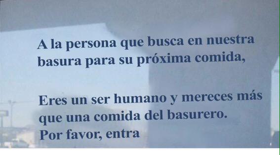 pulpulSkap2's tweet photo. No está todo perdido, aun creo en un mundo diferente. Al dueño o dueña de este bar, Gracias. http://t.co/0GZFd6kds1