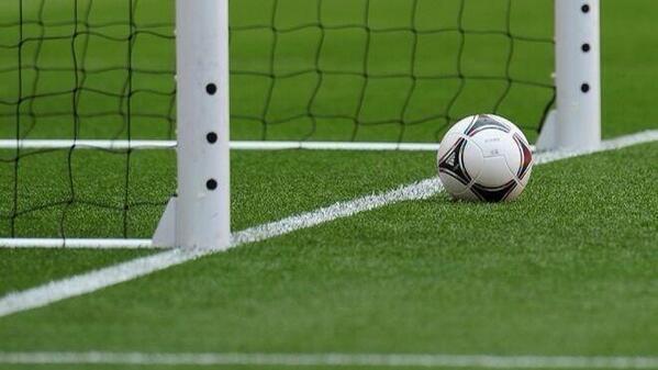 FootballFunnys's tweet photo. I'd tap that. http://t.co/VGAMx6JnRw