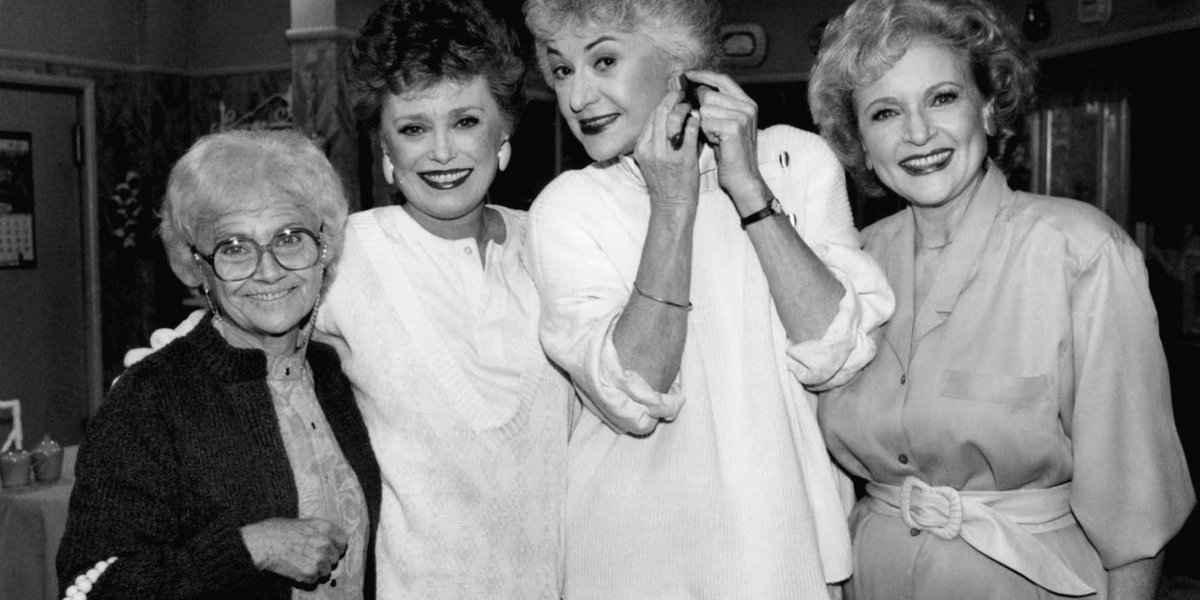 HuffPost's tweet photo. 12 style lessons we can all learn from "The Golden Girls" http://t.co/zfuSEH7aVm http://t.co/iMuRT2qMv3