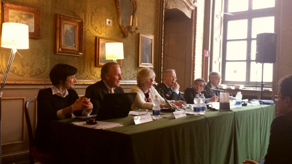 Unioncamere_Pie's tweet photo. Cultura,editoria, lettori in Piemonte.Tutto "NerosuBianco" al @CircoloLettori con @regionepiemonte e @SalonedelLibro http://t.co/6ExcS7x9ji