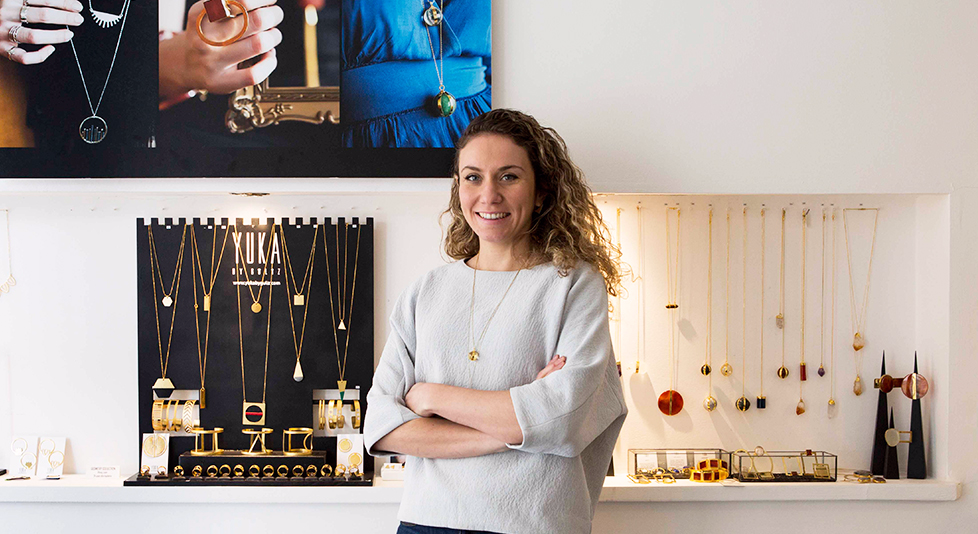 Yuka'nın yaratıcısı Güliz Mustafaoğlu, koleksiyonlarına Maçka’daki atölyesinde devam ediyor: kat.io/interviews/gul…