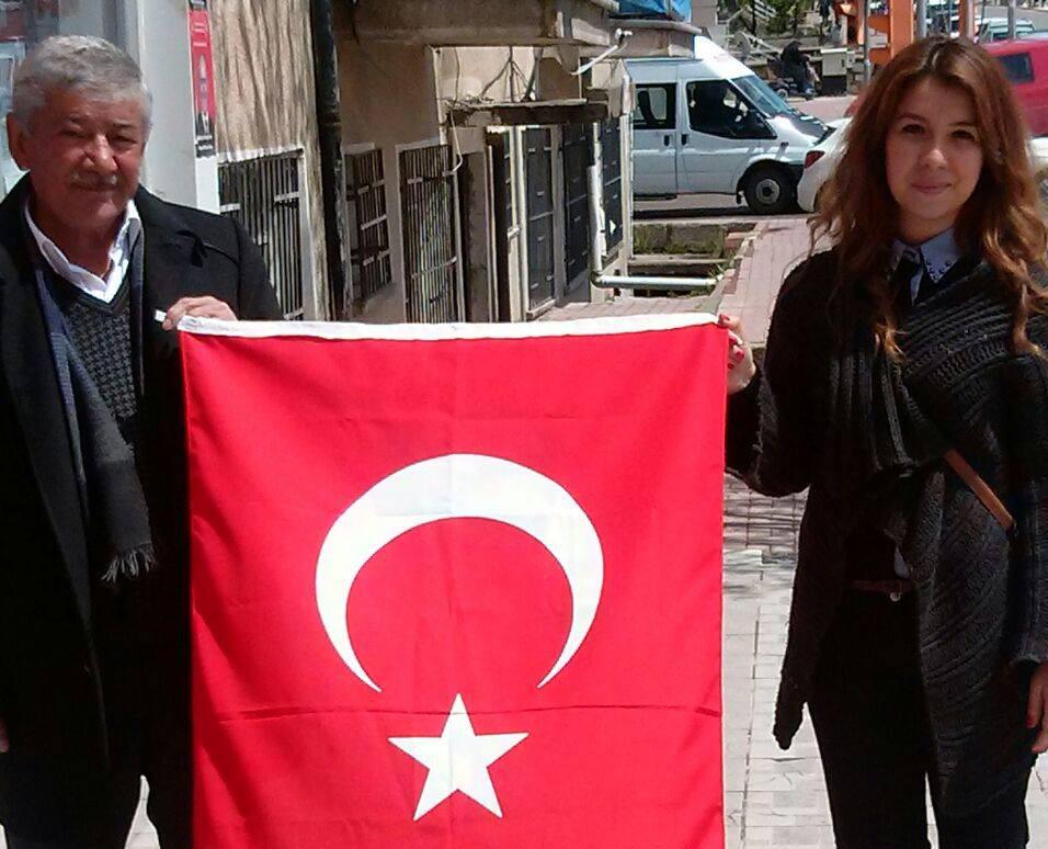 yasturkistan's tweet photo. Ahi Evran Türk Dünyası Topluluğu’ndan Her Eve Bir Bayrak Kampanyası -  http://t.co/cAmTvwoSLL http://t.co/gMYp3M8TqL