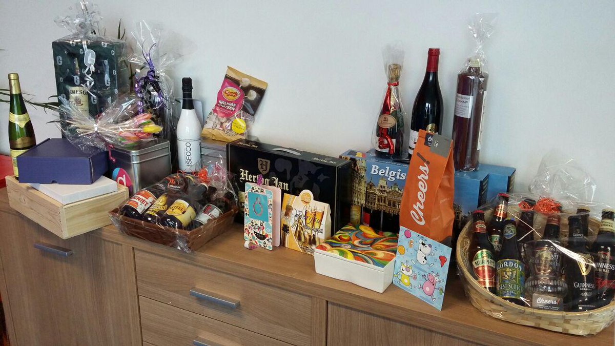 Zelfs vandaag stromen de cadeaus en felicitaties nog binnen. Iedereen bedankt! #8Jaar #NieuweWebsite #AllesNieuw
