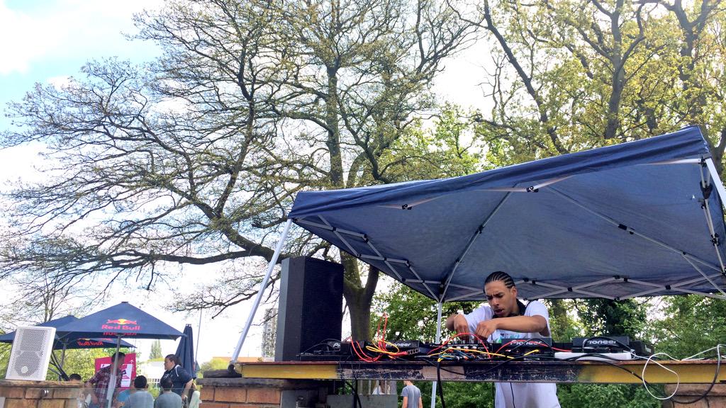 DBELoughborough's tweet photo. The sun is out and J-Silks is playing some soulful grooves! #FreeFest2015 http://t.co/wOkGmHYHPt
