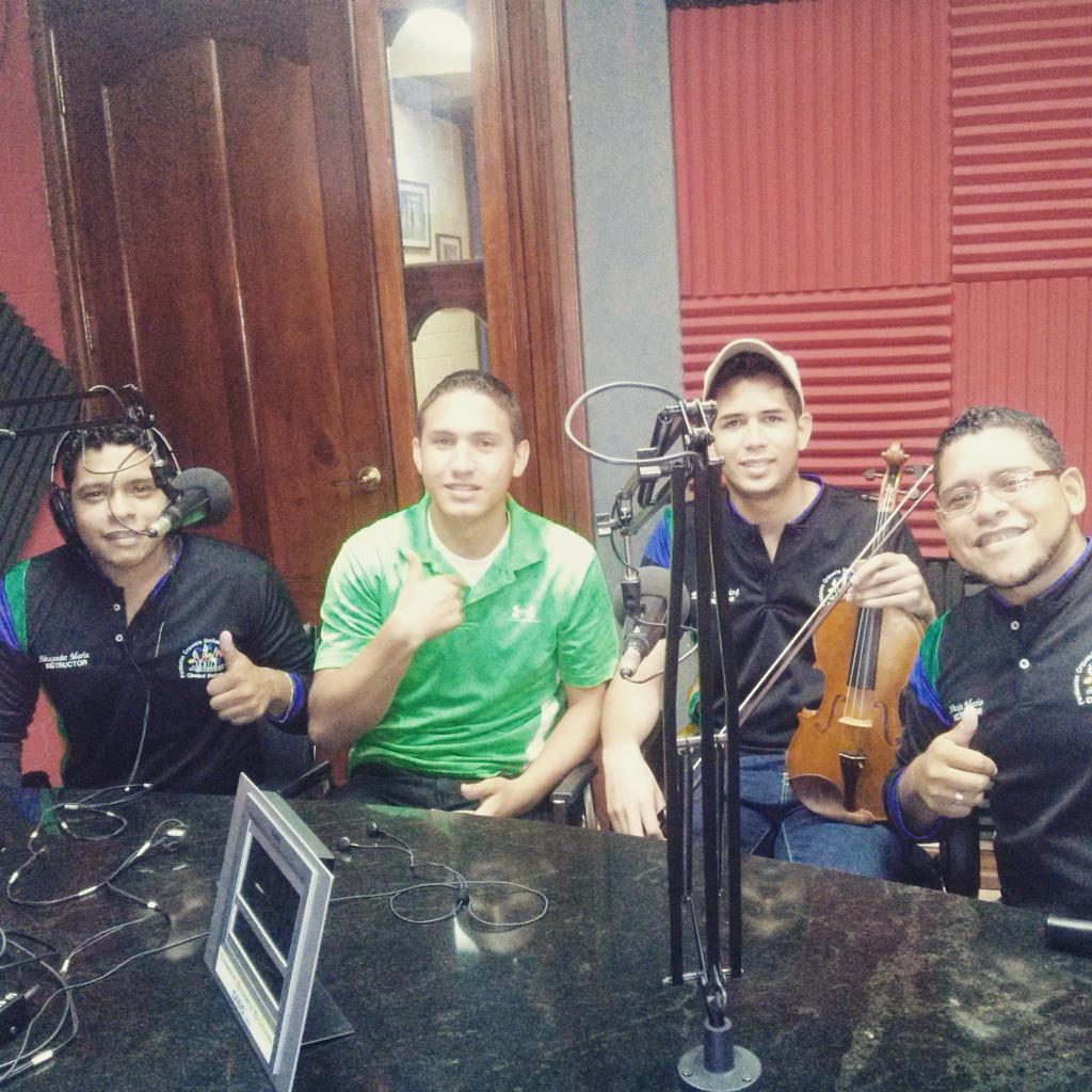 alexis_jaap's tweet photo. ahora en capital 99.9fm gira de medios @El_SISTEMA_CBL
@elsistemacbl 
#OSCBL
#ElSistemaCBLCumple38 http://t.co/pFGBBa2TDX