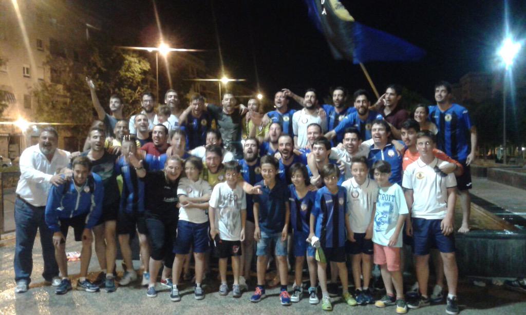 patryfrpsi's tweet photo. Temporada difícil con grandes baches en el camino,pero lo q al final importa es obtener el resultado deseadoCAMPEONES http://t.co/y8SXY27vtO
