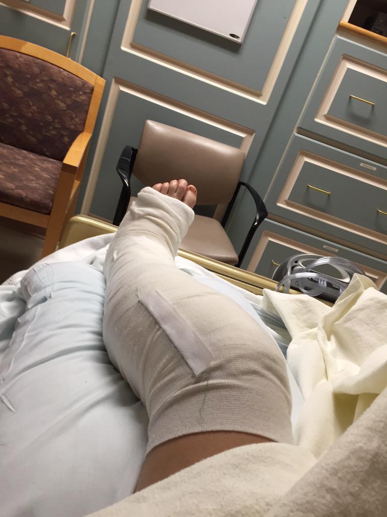 Moo1822's tweet photo. Broke my leg early sunday morning over a dirt bike crash..... Got therapy today.. Wish me luck! :( http://t.co/y760VBL4A5