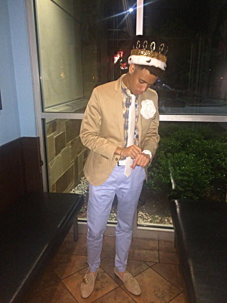 larojo___'s tweet photo. 🔥😈🔥 #PromKing2k15 #prom2k15  @PromPics @prompics_2015 @2015Prom_ @prompics2k15_ @prompage2k15 http://t.co/3HfAAMcrEc