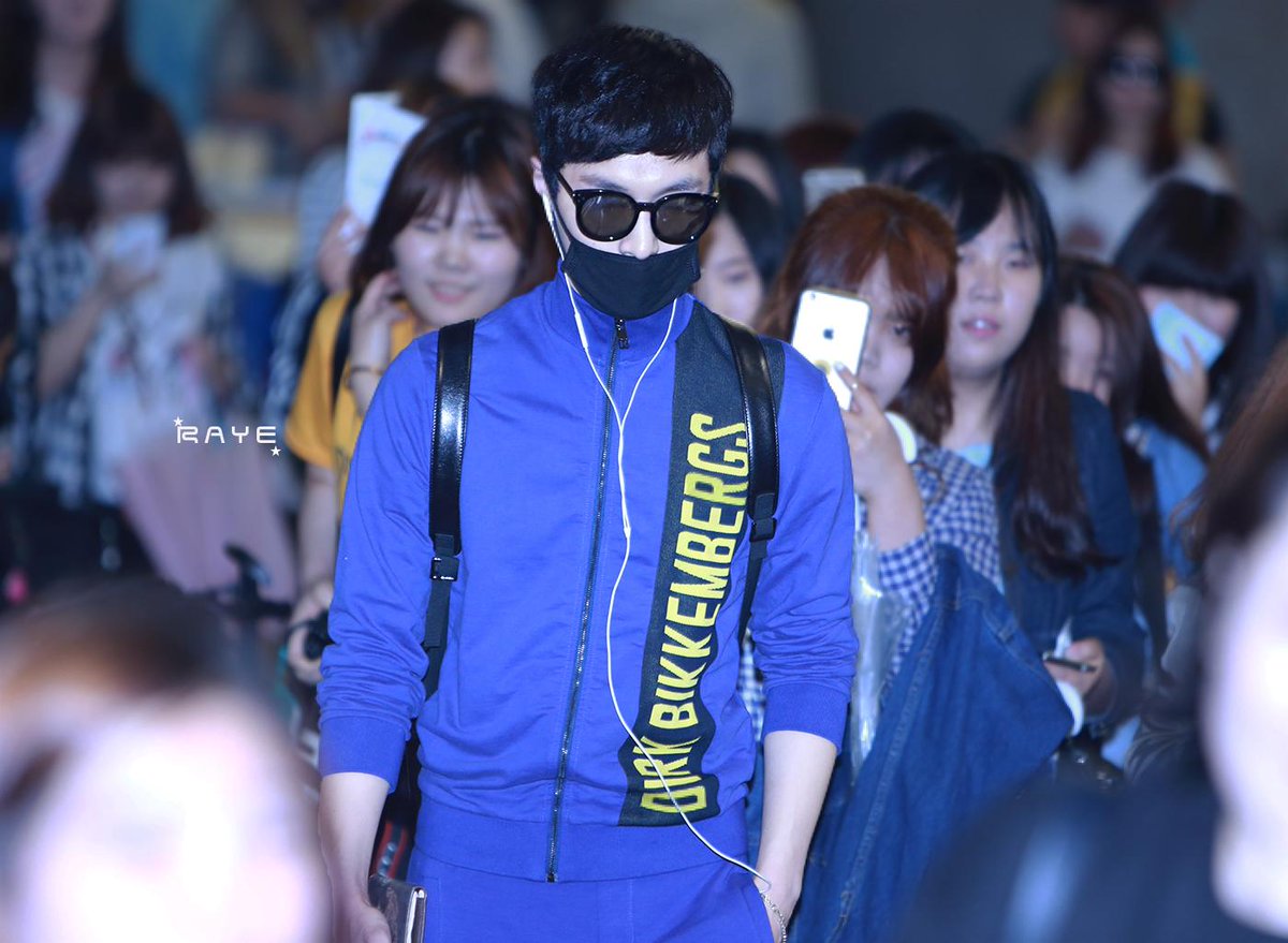 Raye901jinlei's tweet photo. 150503 인천공항 레이 오랜만이다~^^ http://t.co/4sz2eDiG5O