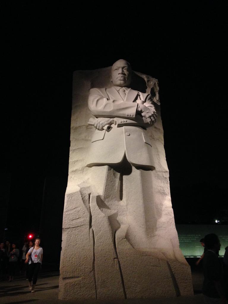 alisonsb2015's tweet photo. The MLK jr memorial is controversial because no statue has been approved over 19.5 ft except for MLK jr. #dcskylion http://t.co/euGBKc4RnA