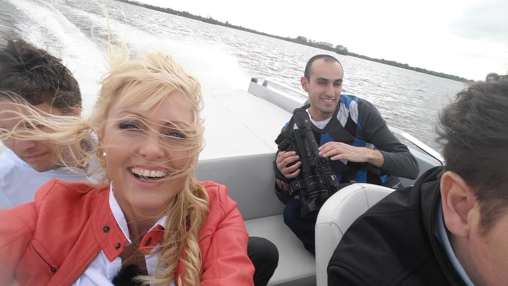 sophiadeboer's tweet photo. Net uit het huwelijksbootje gestapt! #lifeisbeautiful #rtl4 #Finley #wittehuis #lib_online http://t.co/AJL7KgdxtJ