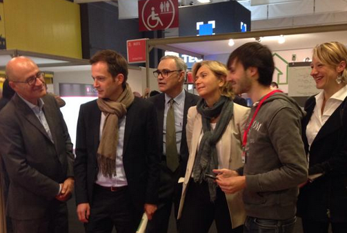 avecValerie's tweet photo. .@vpecresse poursuit sa visite à la Foire de Paris #icicestfoiredeparis #popcluster #JaiChoisiValerie http://t.co/7AJdnrhA9N