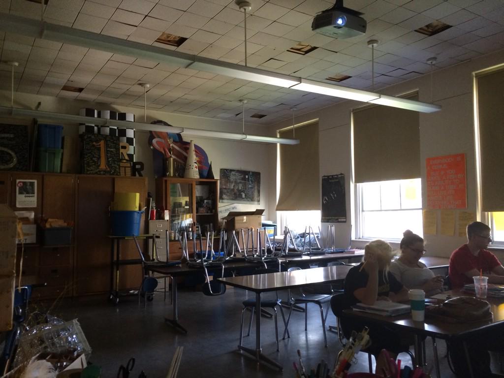 rhsbeavers's tweet photo. 4th period. 3. Hope you all feel better by tomorrow. Miss you. #riversideprom. @BeaverCentral http://t.co/7XUk60YDpd