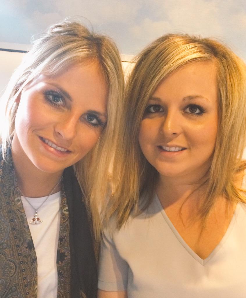 ALB__x's tweet image. So lucky to have her as my sis! Dno what I would do without her!#topsis👭 @BarrySophie