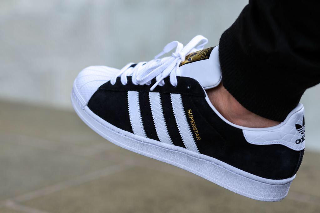 celebracion Corchete Oficiales تويتر \ Real Sneakers 👟 على تويتر: "Adidas Superstar East River Rivalry  http://t.co/0TpMDtT6IP"