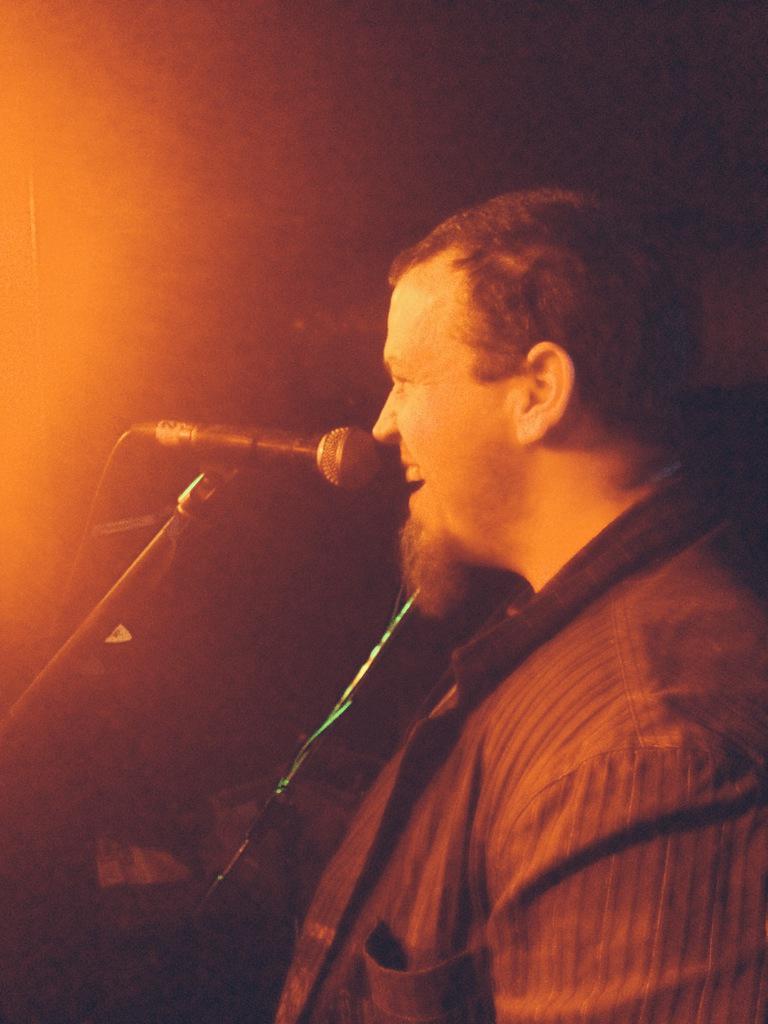 Fools_Like_You's tweet photo. Leading the charge! #foolslikeyou #bands #rocknroll #music #MusicMonday #MM http://t.co/AXeeYHH7zn