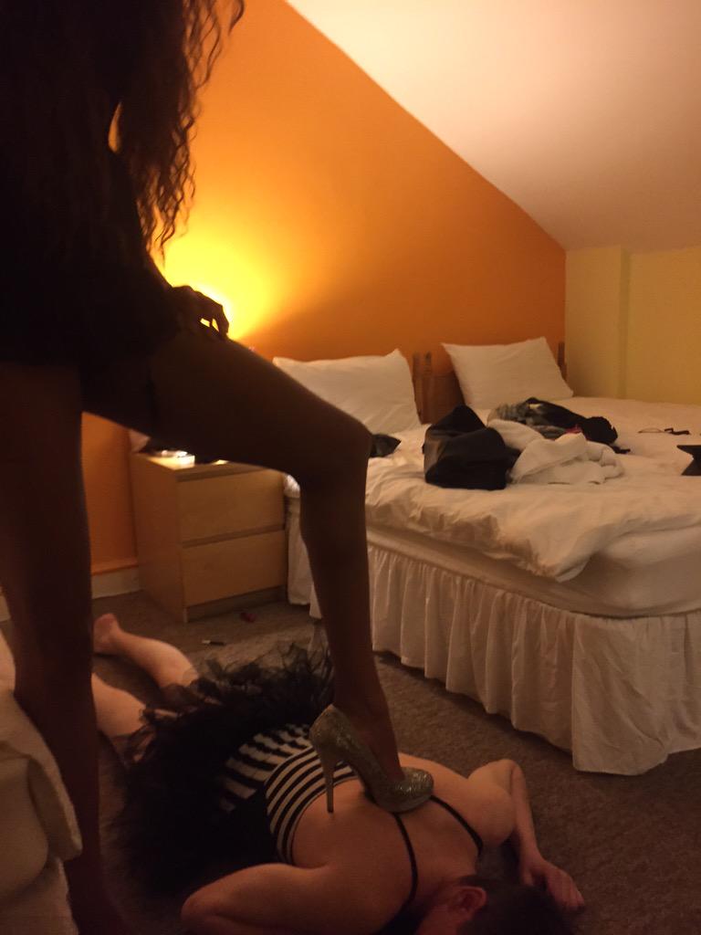 DTLadies1's tweet photo. Live session #double #domination #fetish #sissy #trample http://t.co/pSor2Oo8pJ
